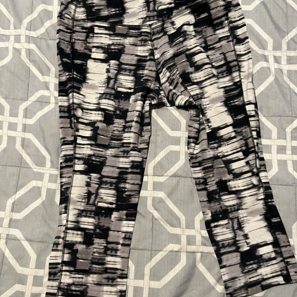 XL brand new NWOT ladies Nike capris womens